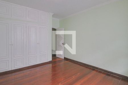 Casa para alugar com 491m², 4 quartos e 6 vagasQuarto 1