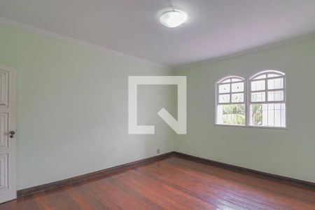 Casa para alugar com 491m², 4 quartos e 6 vagasSuíte 1