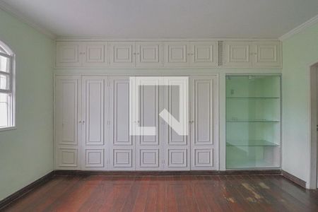 Casa para alugar com 491m², 4 quartos e 6 vagasSuíte 1