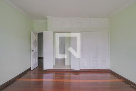 Casa para alugar com 491m², 4 quartos e 6 vagasSuíte 2