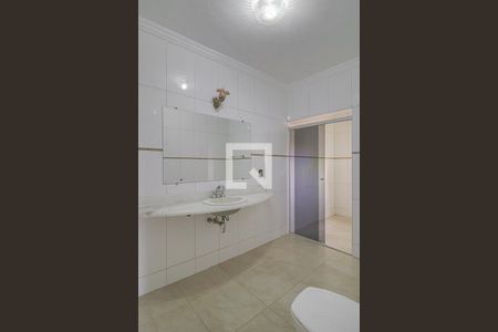 Casa para alugar com 491m², 4 quartos e 6 vagasBanheiro da Suíte 2