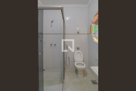 Casa para alugar com 491m², 4 quartos e 6 vagasBanheiro do Corredor