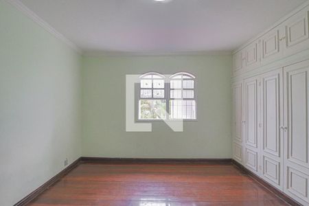 Casa para alugar com 491m², 4 quartos e 6 vagasSuíte 1