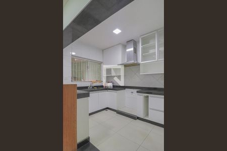 Casa para alugar com 491m², 4 quartos e 6 vagasCozinha