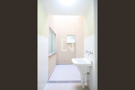 Casa para alugar com 48m², 2 quartos e 1 vaga Casa para alugar com 48m², 2 quartos e 1 vagaLavanderia