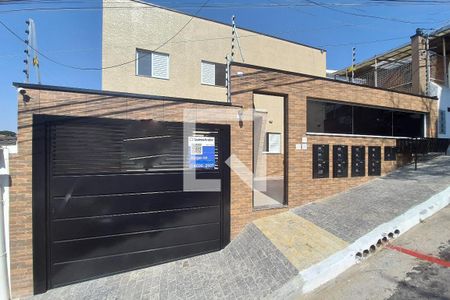 Casa para alugar com 48m², 2 quartos e 1 vaga Casa para alugar com 48m², 2 quartos e 1 vagaFachada