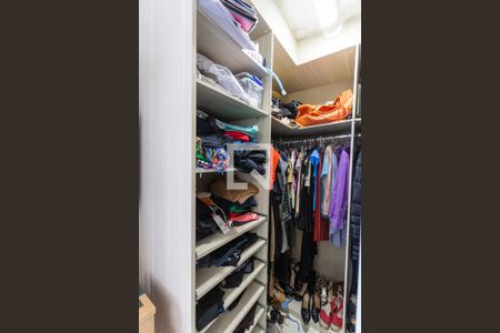 Apartamento à venda com 265m², 4 quartos e 4 vagasCloset da Suíte 1