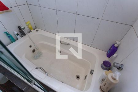 Apartamento à venda com 265m², 4 quartos e 4 vagasBanheira do Banheiro da Suíte 1