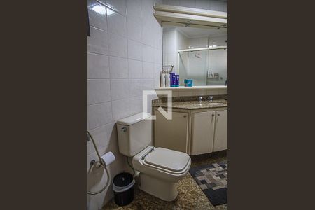 Apartamento à venda com 207m², 3 quartos e 2 vagasBanheiro da Suíte 2