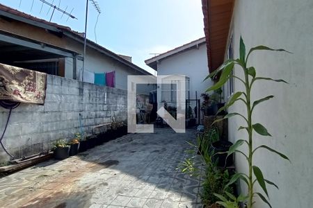 Casa à venda com 150m², 4 quartos e 2 vagas Casa à venda com 150m², 4 quartos e 2 vagasQuintal