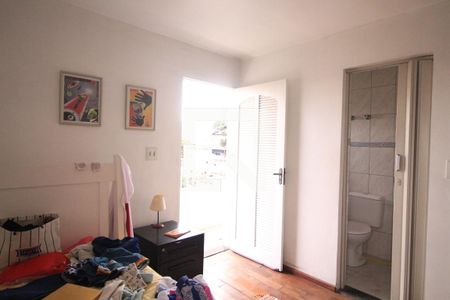 Casa à venda com 250m², 4 quartos e 3 vagasSuíte 2