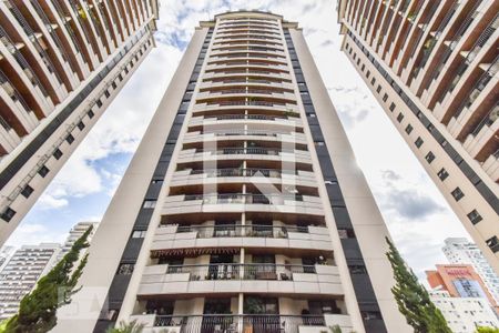 Apartamento à venda com 190m², 3 quartos e 3 vagasFachada
