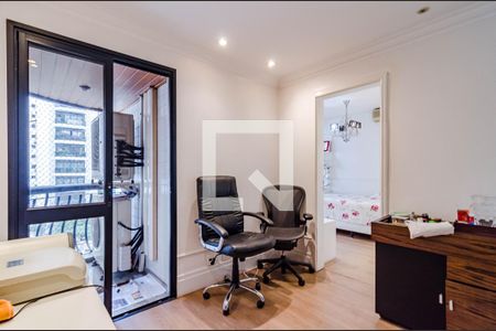 Apartamento à venda com 190m², 3 quartos e 3 vagasEscritório