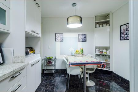 Apartamento à venda com 190m², 3 quartos e 3 vagasCopa