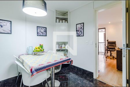 Apartamento à venda com 190m², 3 quartos e 3 vagasCopa