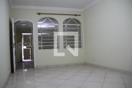 Casa à venda com 3 quartos, 270m² em Jardim São Sebastião, São Paulo