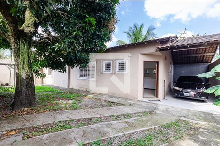 Casa à venda com 150m², 3 quartos e 2 vagas Casa à venda com 150m², 3 quartos e 2 vagasEntrada