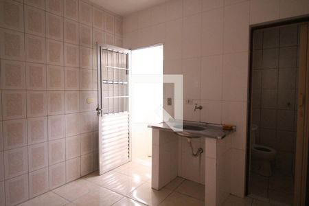 Cozinha de casa para alugar com 1 quarto, 30m² em Vila Picinin, São Paulo