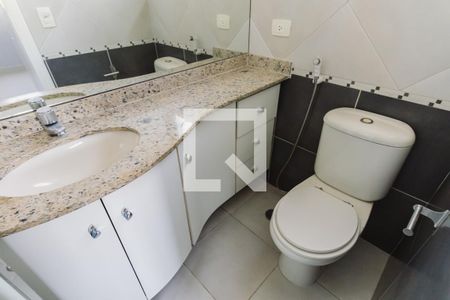 Banheiro da Suíte 1 de apartamento para alugar com 2 quartos, 58m² em Lapa, São Paulo