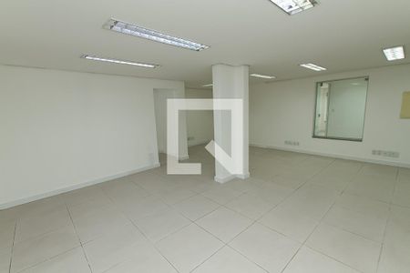 Casa para alugar com 230m², 4 quartos e 1 vagaQuarto/sala
