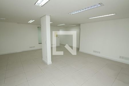 Casa para alugar com 230m², 4 quartos e 1 vagaQuarto/sala