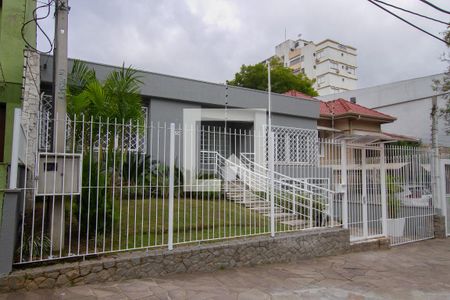 Casa para alugar com 230m², 4 quartos e 1 vagaFachada
