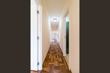 Corredor de apartamento para alugar com 3 quartos, 110m² em Morro dos Ingleses, São Paulo
