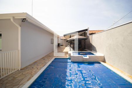 Casa à venda com 387m², 3 quartos e 4 vagas Casa à venda com 387m², 3 quartos e 4 vagasPiscina