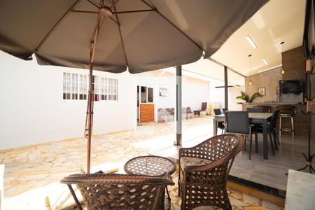 Casa à venda com 387m², 3 quartos e 4 vagas Casa à venda com 387m², 3 quartos e 4 vagasChurrasqueira