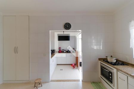 Casa à venda com 387m², 3 quartos e 4 vagas Casa à venda com 387m², 3 quartos e 4 vagasCozinha
