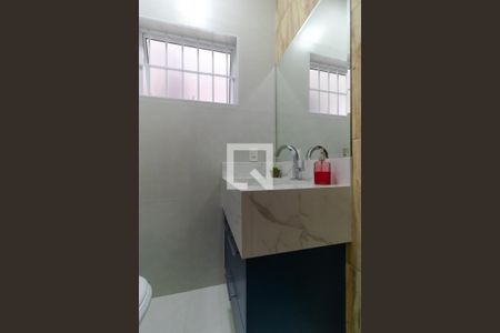Casa à venda com 387m², 3 quartos e 4 vagas Casa à venda com 387m², 3 quartos e 4 vagasLavabo