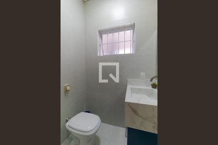 Casa à venda com 387m², 3 quartos e 4 vagas Casa à venda com 387m², 3 quartos e 4 vagasLavabo