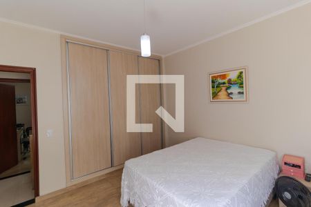 Casa à venda com 387m², 3 quartos e 4 vagas Casa à venda com 387m², 3 quartos e 4 vagasQuarto 01