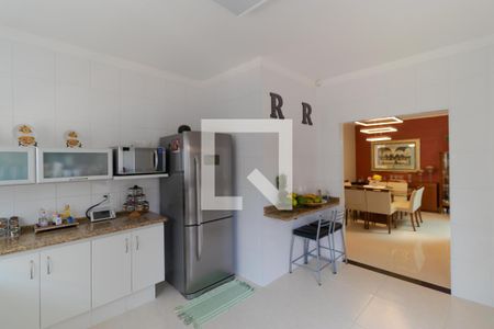 Casa à venda com 387m², 3 quartos e 4 vagas Casa à venda com 387m², 3 quartos e 4 vagasCozinha