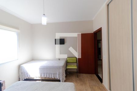 Casa à venda com 387m², 3 quartos e 4 vagas Casa à venda com 387m², 3 quartos e 4 vagasQuarto 01