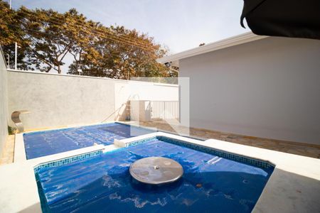 Casa à venda com 387m², 3 quartos e 4 vagas Casa à venda com 387m², 3 quartos e 4 vagasPiscina