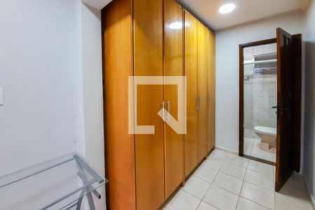 Casa à venda com 225m², 3 quartos e 5 vagasSuíte 1