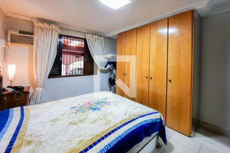 Casa à venda com 225m², 3 quartos e 5 vagasSuíte 2