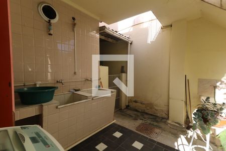 Casa à venda com 450m², 5 quartos e 3 vagas Casa à venda com 450m², 5 quartos e 3 vagasÁrea de Serviço