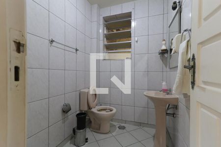 Casa à venda com 450m², 5 quartos e 3 vagas Casa à venda com 450m², 5 quartos e 3 vagasBanheiro Social