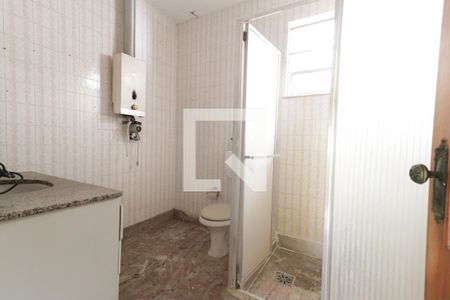 Casa à venda com 450m², 5 quartos e 3 vagas Casa à venda com 450m², 5 quartos e 3 vagasBanheiro Social