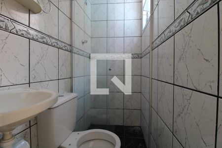 Banheiro de casa para alugar com 1 quarto, 25m² em Vila Romano, São Paulo