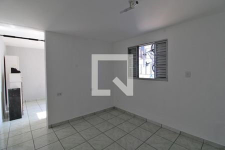 Quarto de casa para alugar com 1 quarto, 25m² em Vila Romano, São Paulo