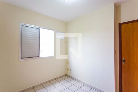 Suite de apartamento para alugar com 2 quartos, 120m² em Santa Mônica, Uberlândia
