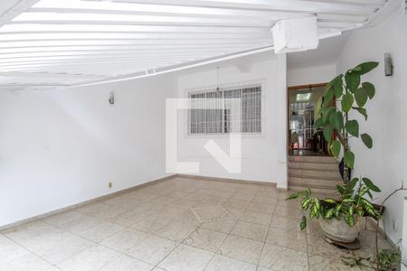 Casa à venda com 155m², 4 quartos e 2 vagas Casa à venda com 155m², 4 quartos e 2 vagasGaragem