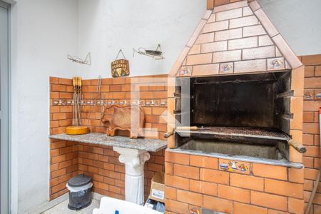 Casa à venda com 155m², 4 quartos e 2 vagas Casa à venda com 155m², 4 quartos e 2 vagasChurrasqueira