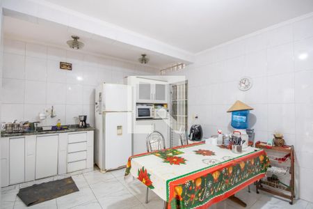 Casa à venda com 155m², 4 quartos e 2 vagas Casa à venda com 155m², 4 quartos e 2 vagasCozinha