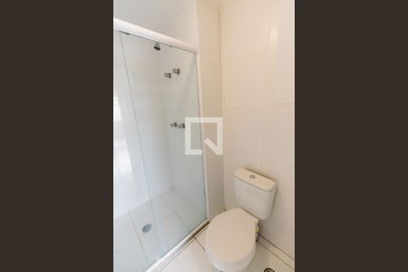 Banheiro de apartamento para alugar com 1 quarto, 47m² em Parque Industrial Tomas Edson, São Paulo