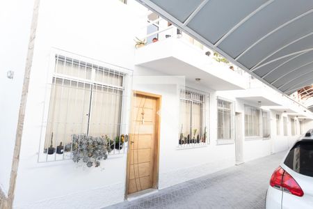 Casa de condomínio para alugar com 70m², 3 quartos e 1 vaga Casa de condomínio para alugar com 70m², 3 quartos e 1 vagaFachada