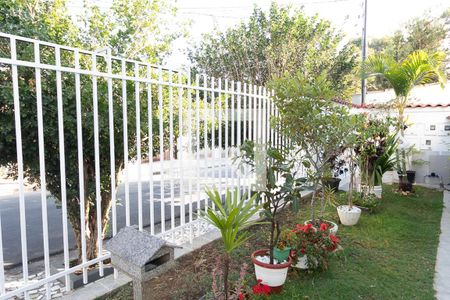 Casa de condomínio para alugar com 70m², 3 quartos e 1 vaga Casa de condomínio para alugar com 70m², 3 quartos e 1 vagaFachada